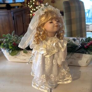 Porcelain Kissing Bride